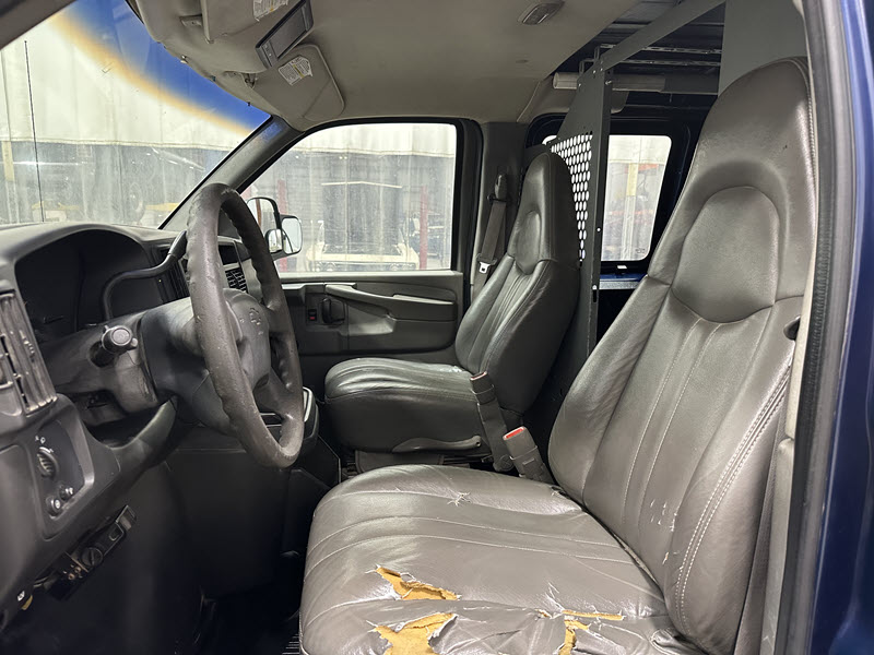 2003 Chevrolet Express Cargo Base photo 10