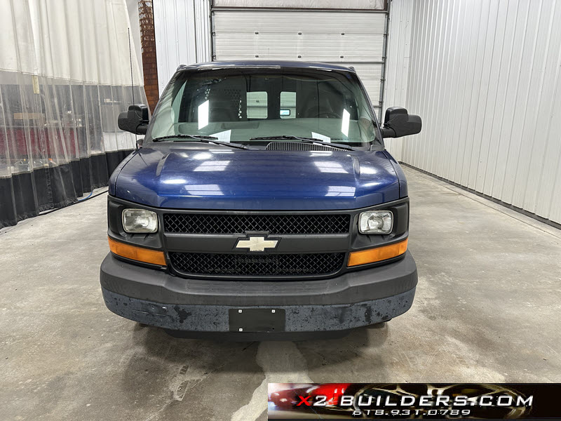 2003 Chevrolet Express Cargo Base photo 2