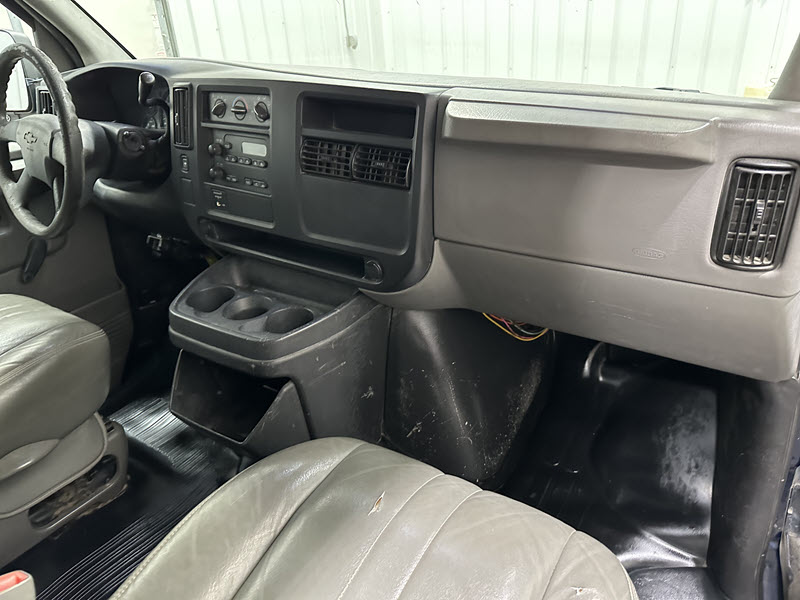 2003 Chevrolet Express Cargo Base photo 20