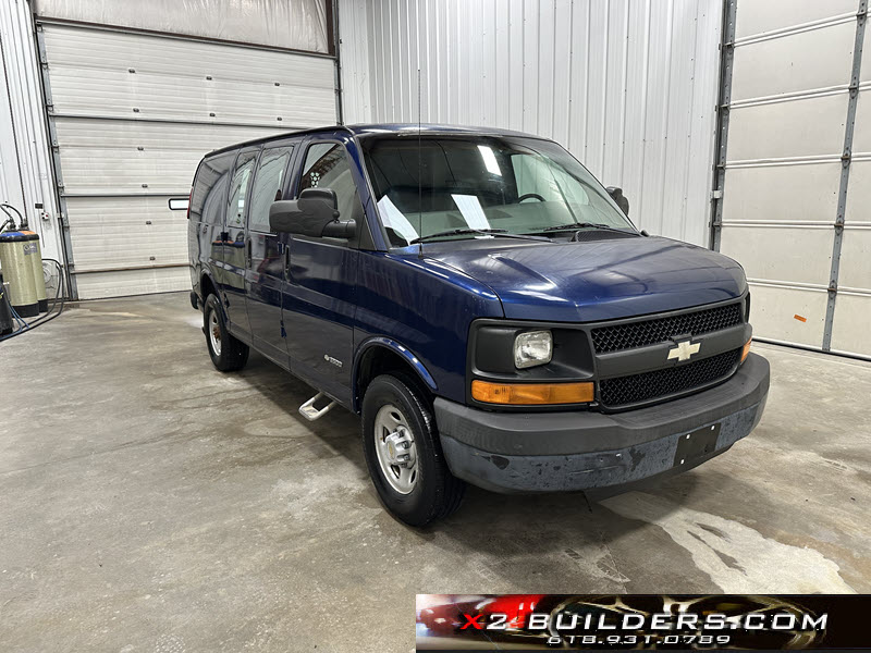 2003 Chevrolet Express Cargo Base photo 3