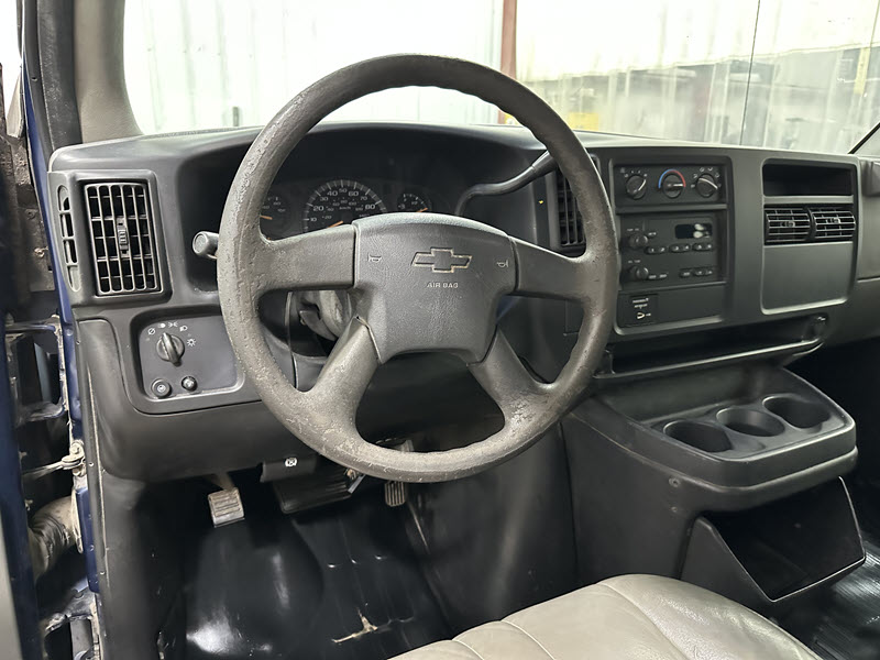 2003 Chevrolet Express Cargo Base photo 8