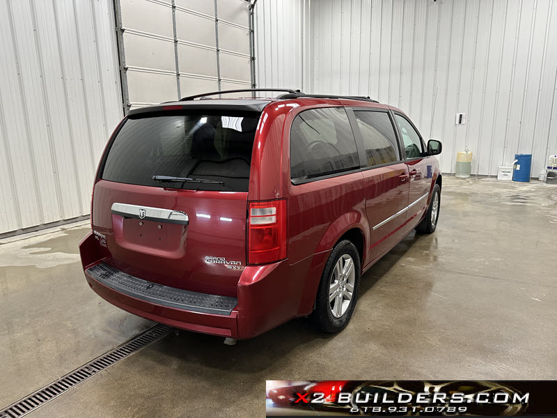 2010 Dodge Grand Caravan Crew photo 4