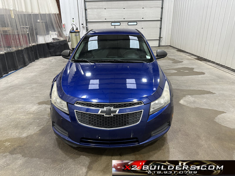 2013 Chevrolet Cruze LS photo 2