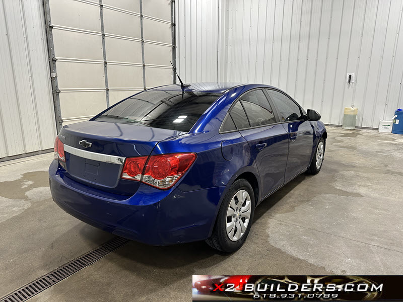 2013 Chevrolet Cruze LS photo 4