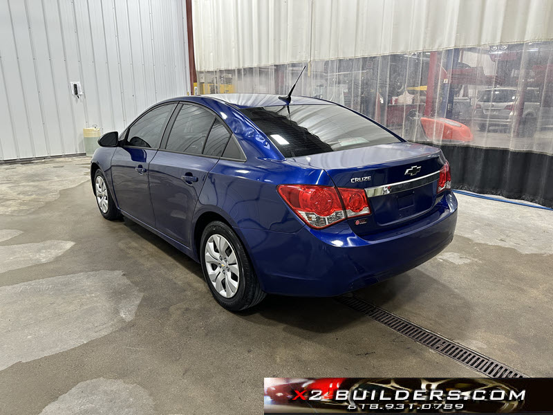 2013 Chevrolet Cruze LS photo 6