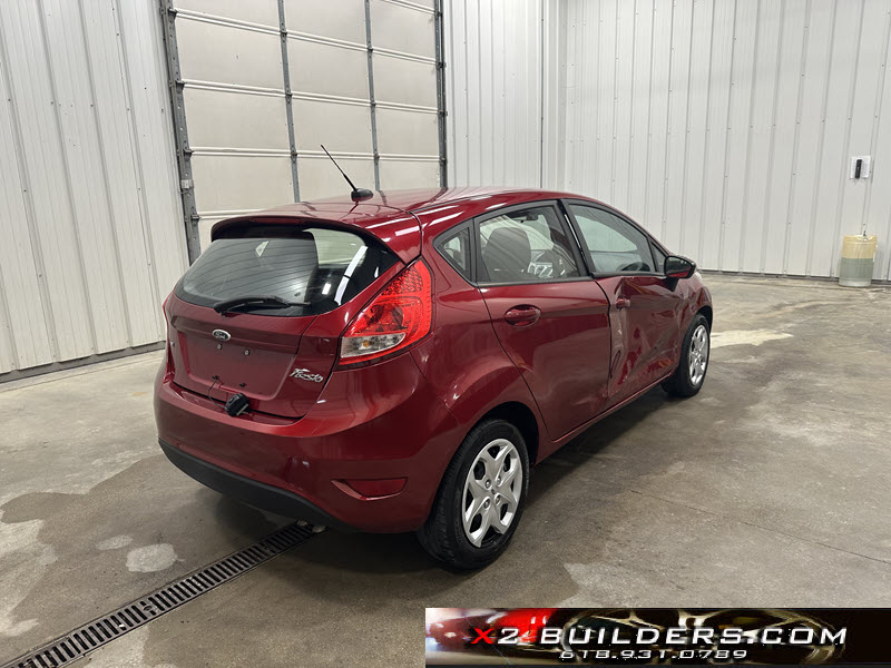 2013 Ford Fiesta SE photo 4