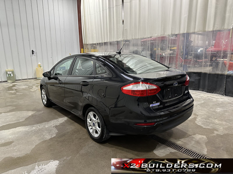 2014 Ford Fiesta SE photo 6