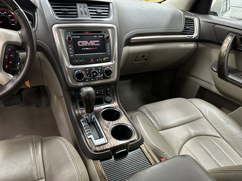 2014 GMC Acadia Denali photo 9