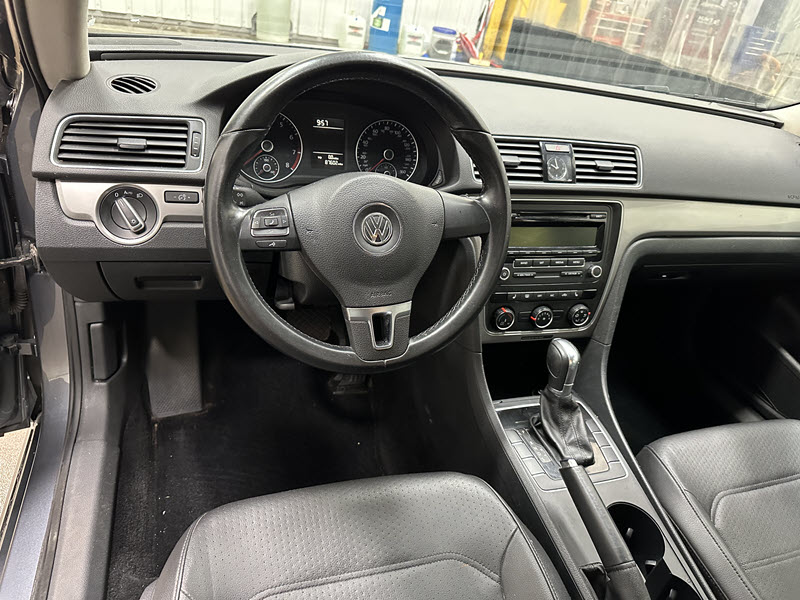 2014 Volkswagen Passat S photo 8