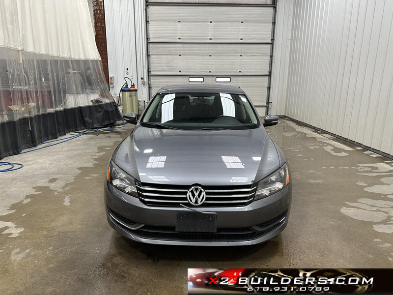 2014 Volkswagen Passat S photo 2