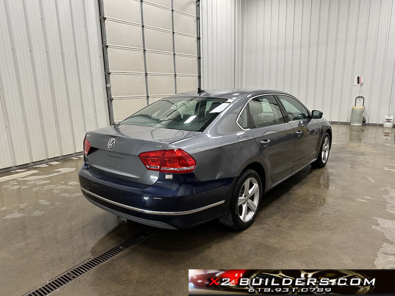 2014 Volkswagen Passat S photo 4