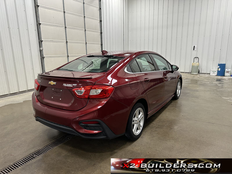 2016 Chevrolet Cruze LT photo 4