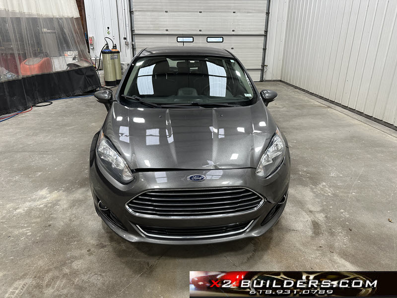 2016 Ford Fiesta Titanium photo 2