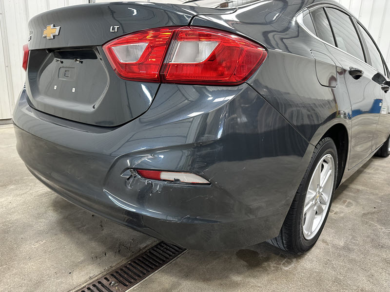 2018 Chevrolet Cruze LT photo 17