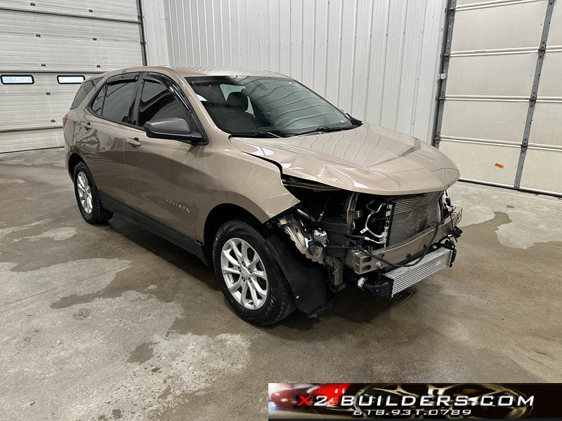 2018 Chevrolet Equinox LS photo 3