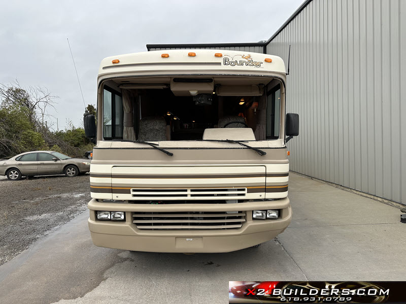 Salvage 1996 Fleetwood Bounder Ford F-530F Super Duty | X2 BUILDERS